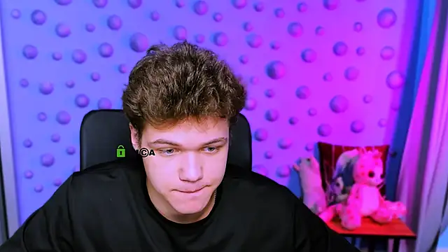 Snapshot of lucas_long_ chatting on December 4, 9:41 am lucas long online show from December 4, 9:41 am