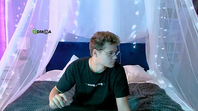 Snapshot of lucas_long_ chatting on September 14, 8:26 am lucas long online show from September 14, 8:26 am