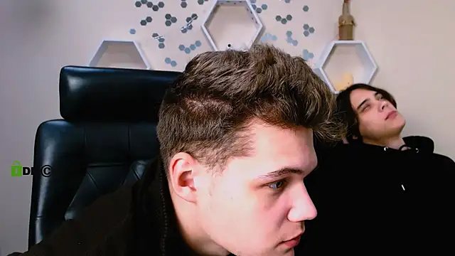 Snapshot of lucas_long_ chatting on October 12, 8:37 am lucas long online show from October 12, 8:37 am