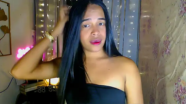 Lorainnelustts online show from February 10, 3:38 am