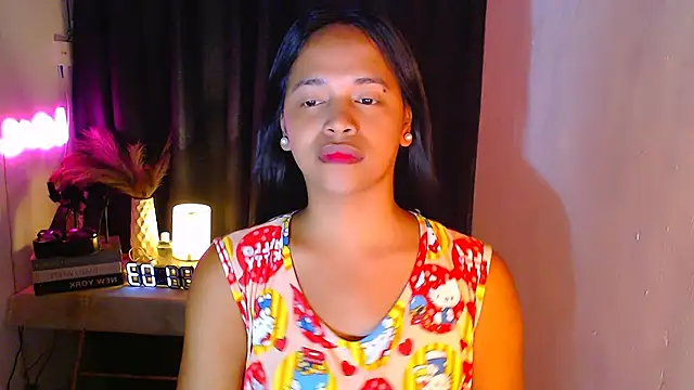 Lorainnelustts online show from November 29, 8:03 am