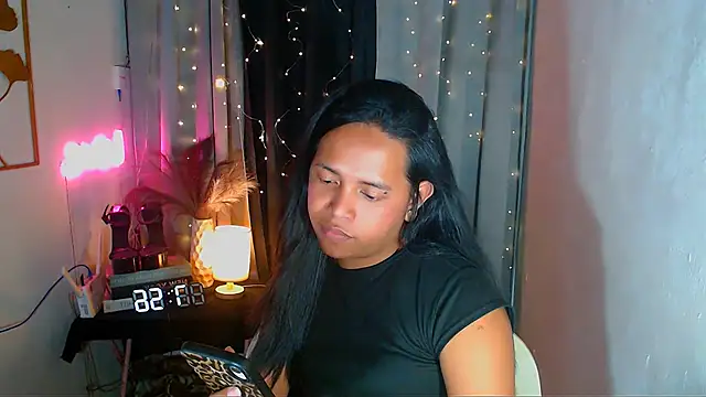 Lorainnelustts online show from February 25, 7:36 pm