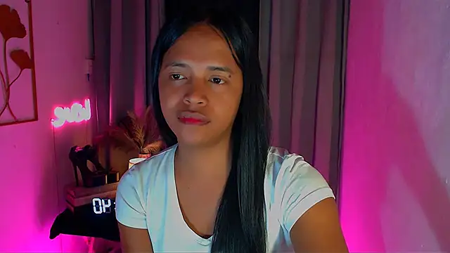 Lorainnelustts online show from February 7, 5:15 am