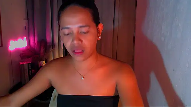 Lorainnelustts online show from January 16, 1:42 am