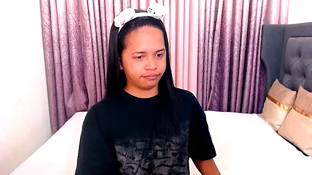 Lorainnelustts online show from October 28, 9:25 pm