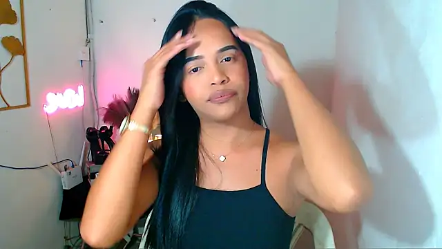 Lorainnelustts online show from March 4, 12:18 am