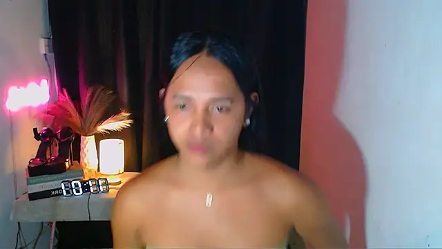 Lorainnelustts online show from December 5, 4:16 pm