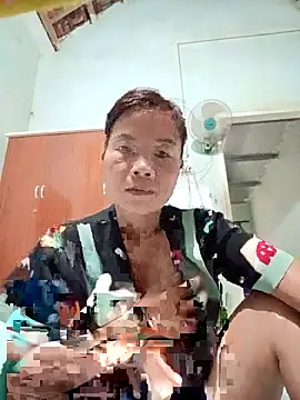 Snapshot of Harmony92 chatting on October 27, 12:00 am Harmony92 online show from October 27, 12:00 am