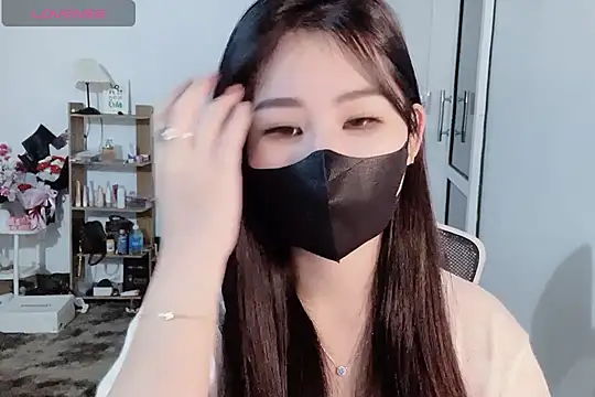 Snapshot of ___Daisy___ chatting on November 20, 3:18 am Daisy online show from November 20, 3:18 am