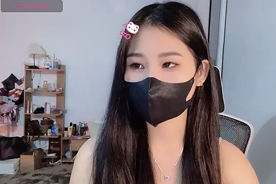 Snapshot of ___Daisy___ chatting on November 10, 2:11 pm Daisy online show from November 10, 2:11 pm