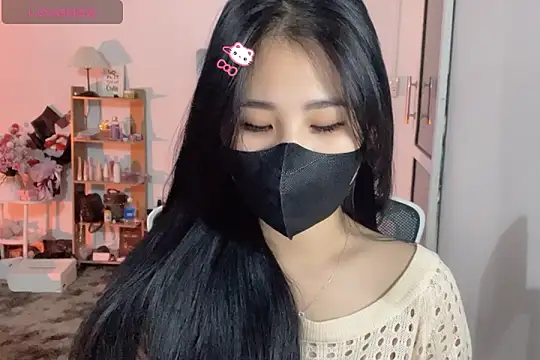 Snapshot of ___Daisy___ chatting on November 19, 6:24 am Daisy online show from November 19, 6:24 am