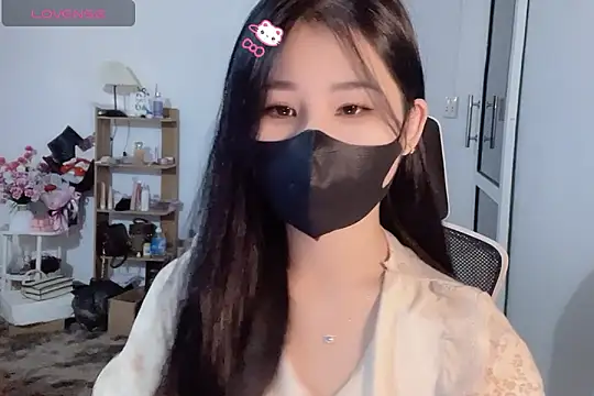 Snapshot of ___Daisy___ chatting on November 9, 2:21 pm Daisy online show from November 9, 2:21 pm