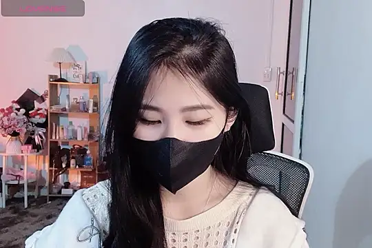 Snapshot of ___Daisy___ chatting on November 27, 6:03 am Daisy online show from November 27, 6:03 am