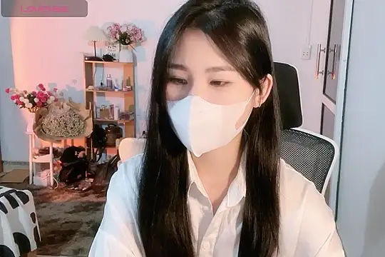 Snapshot of ___Daisy___ chatting on October 11, 1:12 pm Daisy online show from October 11, 1:12 pm