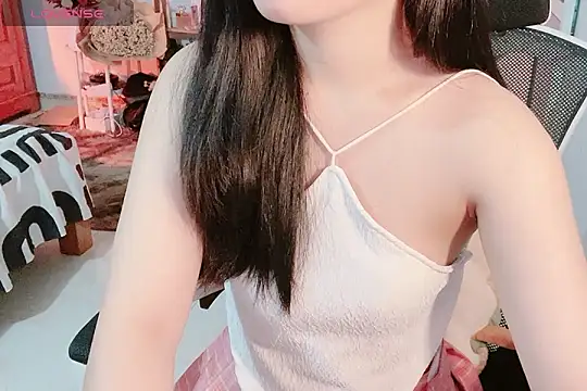 Snapshot of ___Daisy___ chatting on October 12, 2:46 am Daisy online show from October 12, 2:46 am