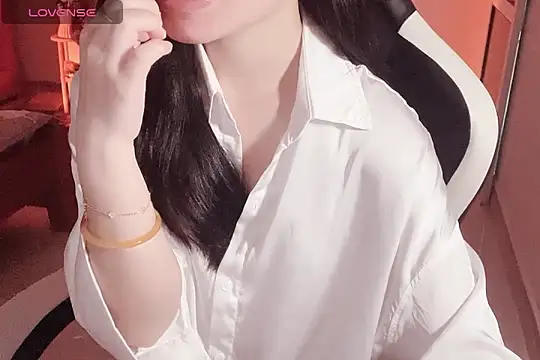 Snapshot of ___Daisy___ chatting on September 12, 4:18 pm Daisy online show from September 12, 4:18 pm