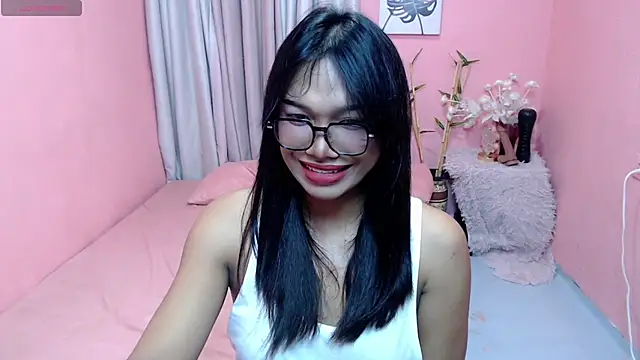 Snapshot of Herbielustts chatting on July 17, 2:36 pm Herbielustts online show from July 17, 2:36 pm