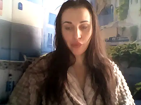 Qinini online show from December 2, 11:45 am