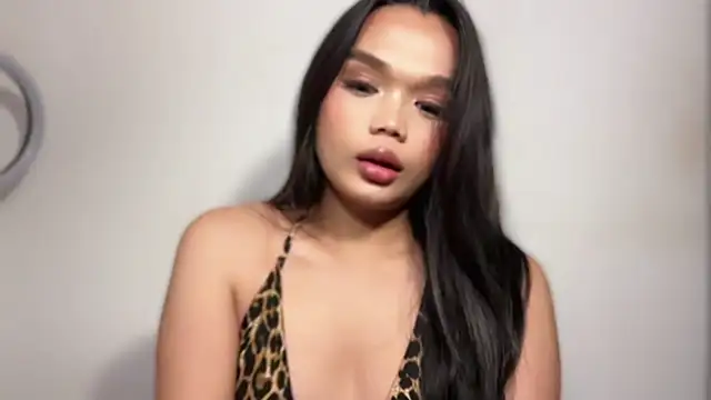 Snapshot of sweetmika21 chatting on March 26, 5:11 pm sweetmika21 online show from March 26, 5:11 pm