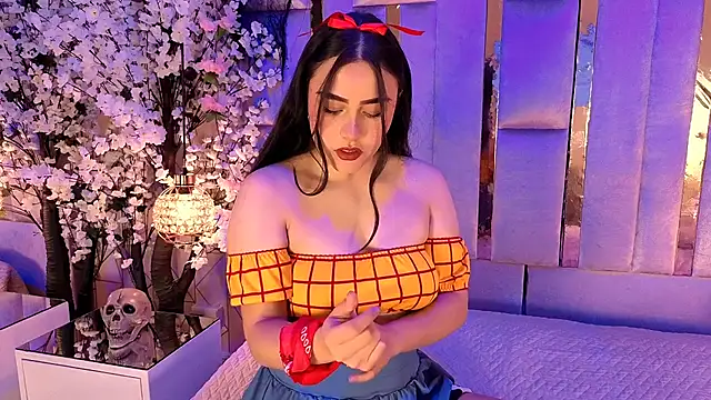 HannaCollins  online show from October 30, 12:58 pm