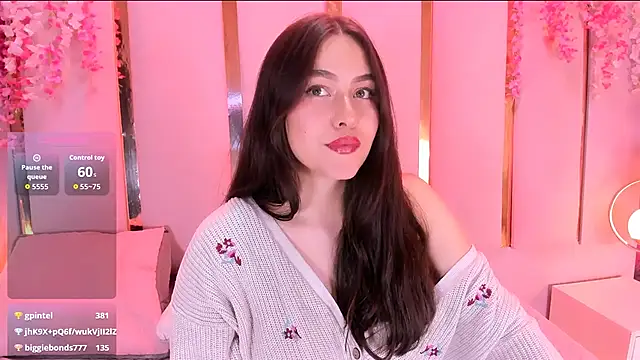 HannaCollins  online show from February 7, 1:08 pm