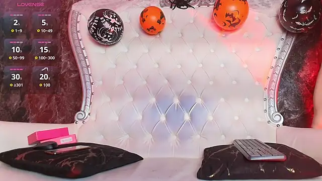 MirandaSould online show from October 22, 1:32 pm