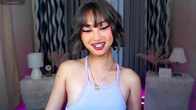 Kiah Wyatt online show from November 7, 5:34 am