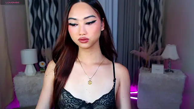 Kiah Wyatt online show from November 8, 5:22 am