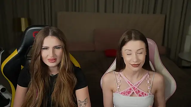 Selena Glow online show from April 20, 6:42 pm