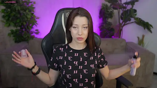 Selena Glow online show from October 6, 6:30 pm