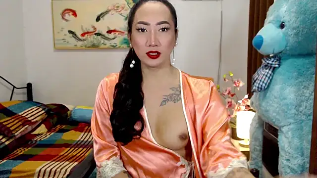 Snapshot of LovelyQueen69 chatting on September 18, 9:34 am LovelyQueen69 online show from September 18, 9:34 am