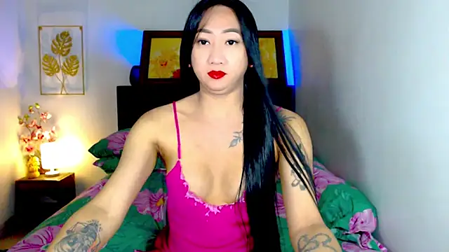 LovelyQueen69 online show from July 2, 1:17 am