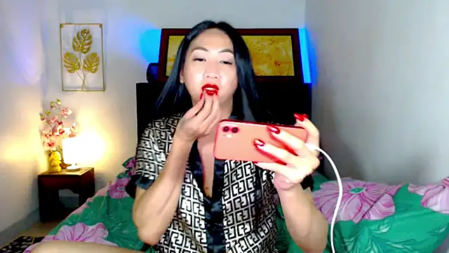 LovelyQueen69 online show from July 9, 10:48 am