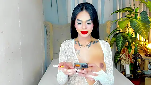 MochaliciousTransOnTop online show from February 10, 2:10 am