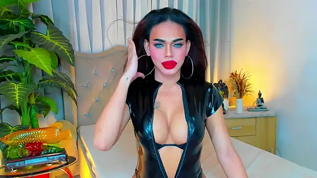 MochaliciousTransOnTop online show from October 5, 6:53 pm