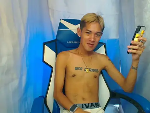 riks tyler online show from November 11, 5:35 am