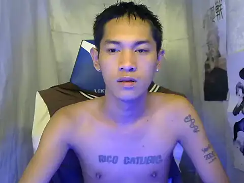 Snapshot of riks_tyler chatting on October 6, 9:48 pm riks tyler online show from October 6, 9:48 pm