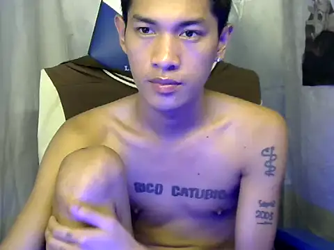 Snapshot of riks_tyler chatting on October 6, 8:59 am riks tyler online show from October 6, 8:59 am