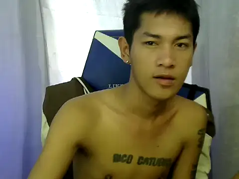 Snapshot of riks_tyler chatting on October 18, 12:34 am riks tyler online show from October 18, 12:34 am