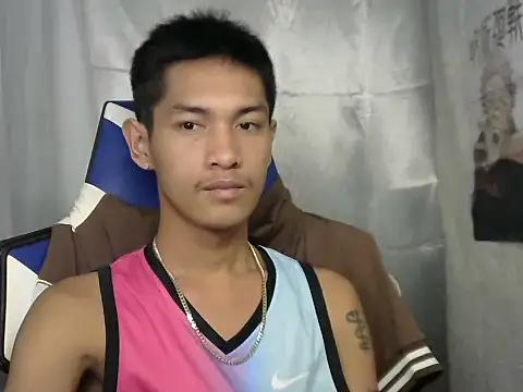 Snapshot of riks_tyler chatting on September 28, 1:29 pm riks tyler online show from September 28, 1:29 pm