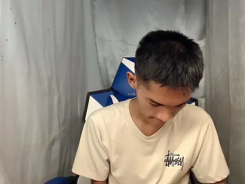 riks tyler online show from April 9, 7:42 pm