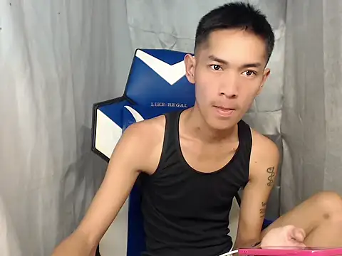 riks tyler online show from April 8, 7:37 pm