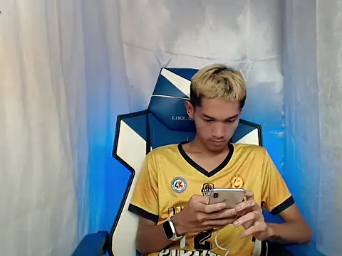 riks tyler online show from December 19, 7:44 am