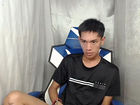 riks tyler online show from June 7, 6:24 pm