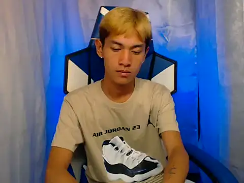 riks tyler online show from November 30, 8:31 pm