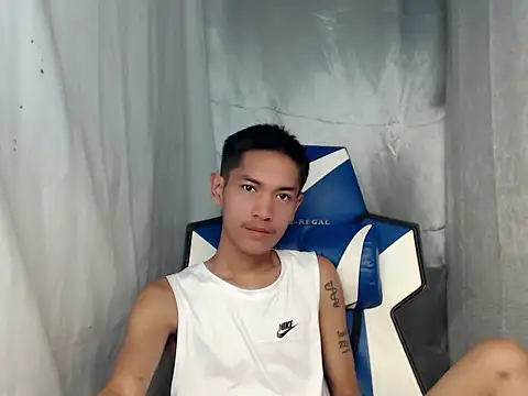 riks tyler online show from April 20, 10:07 am