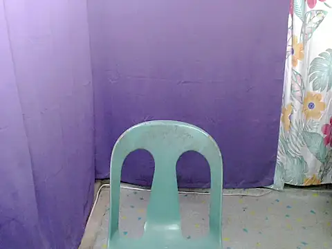 urgirljane online show from April 15, 5:17 pm