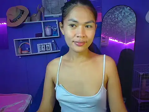 urgirljane online show from June 19, 3:40 pm