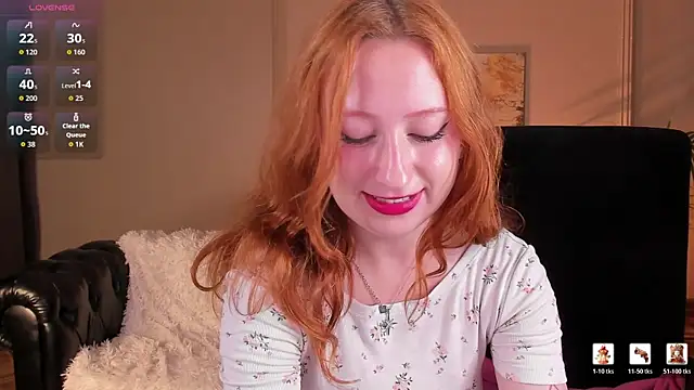 Snapshot of Violet_Griffen chatting on July 15, 3:52 pm Violet Griffen online show from July 15, 3:52 pm
