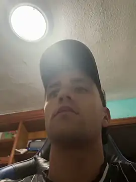 aavrdvh33 online show from October 12, 6:09 pm